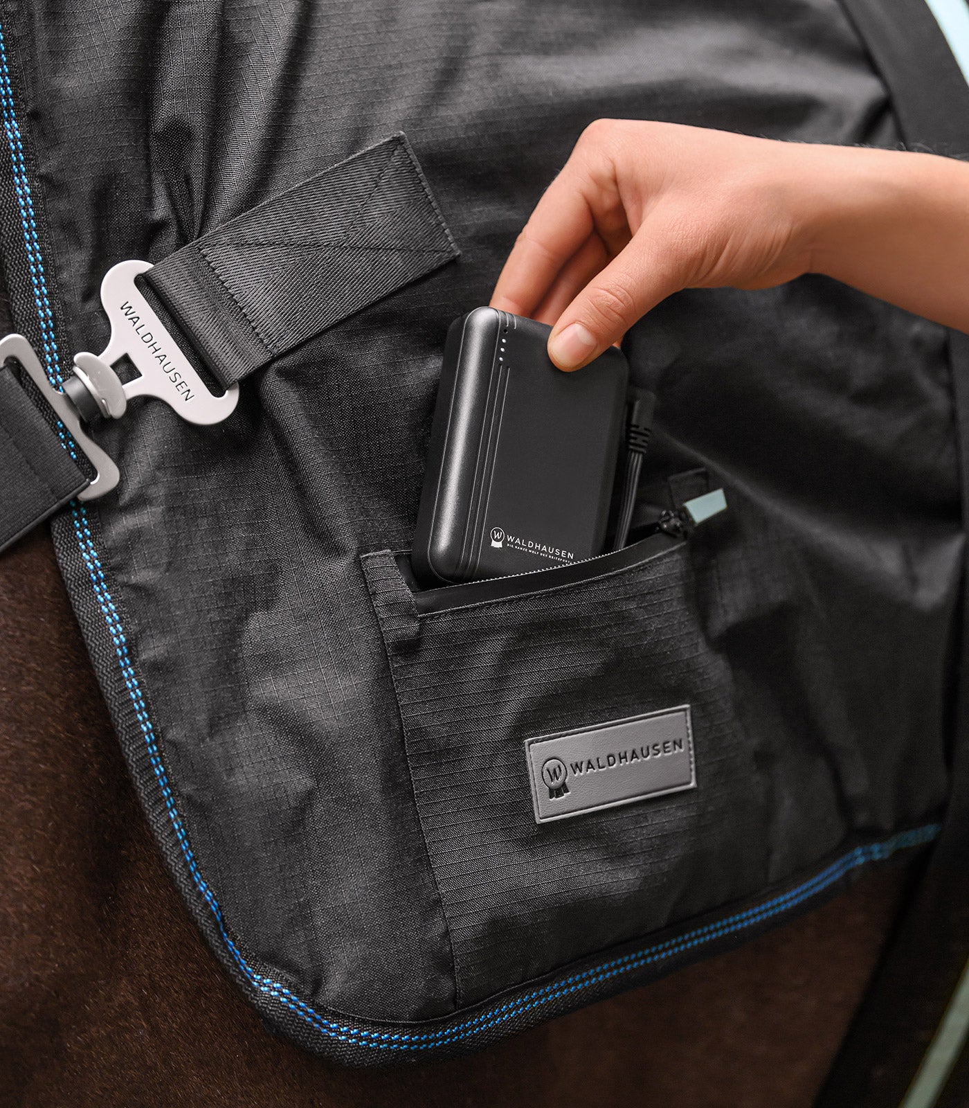 Powerbank voor 3890.. Waldhausen Health + Care TecSupreme verwarmings- en massagedeken, 5000 mAh / 7.4 V